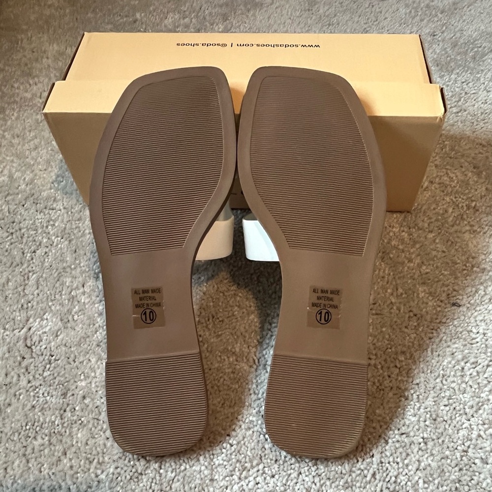 Soda Women's Slide Sandals - Picture 4 of 4